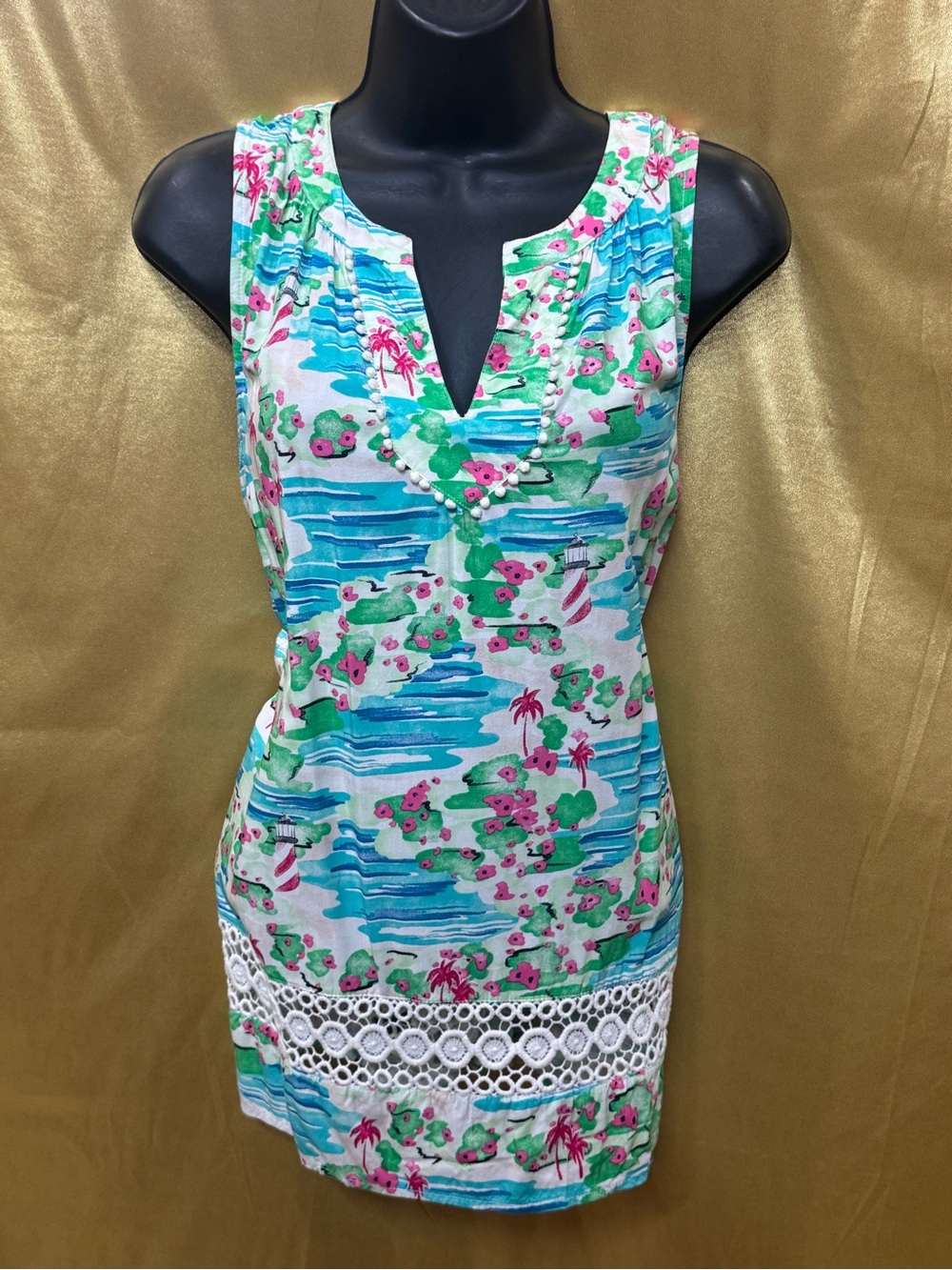 Crown & Ivy Tropical Coastal Sleeveless Blouse - Size Small ✨